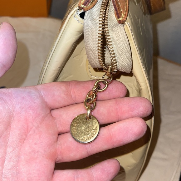 Authentic Louis Vuitton Vernis brea GM cream marshmallow tote everyday bag - Picture 11 of 15